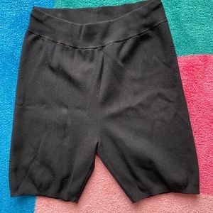 black aritzia bike shorts